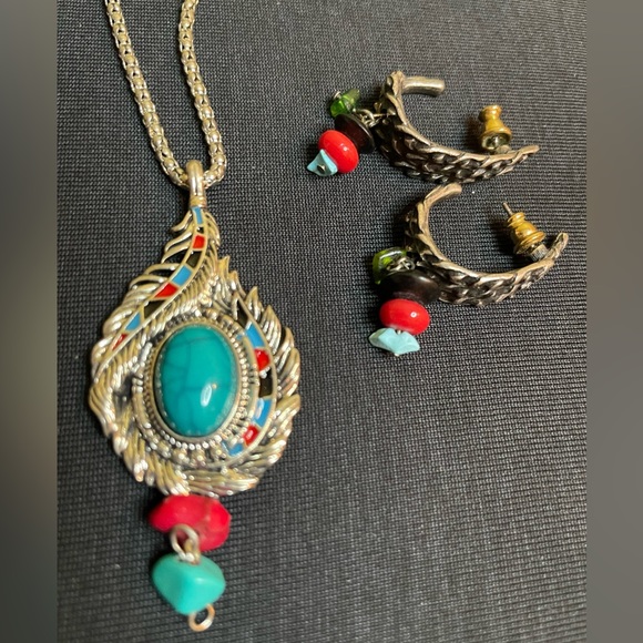 Turquoise & Silver Jewelry - Necklaces (2) & Earring (1) - Picture 3 of 11